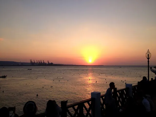 海に沈む夕日